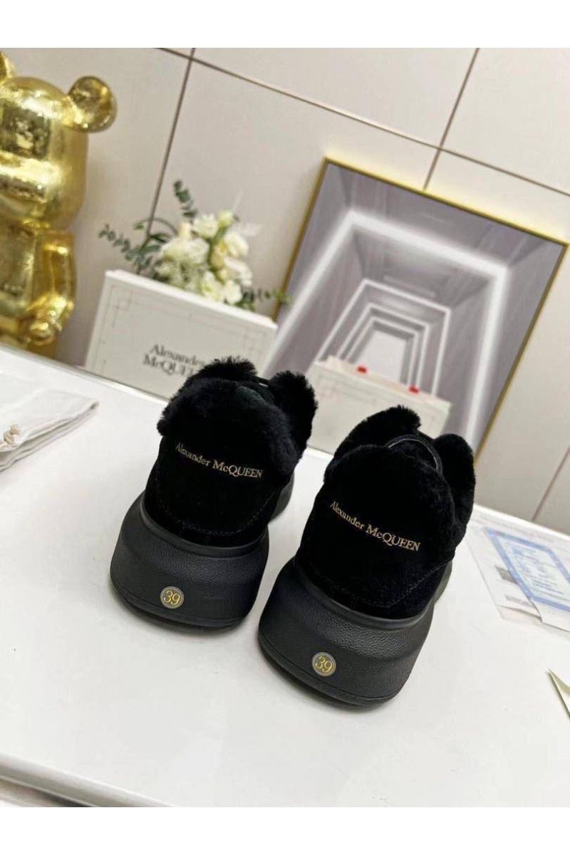 Alexander McQueen Замшевые кроссовки с мехом 