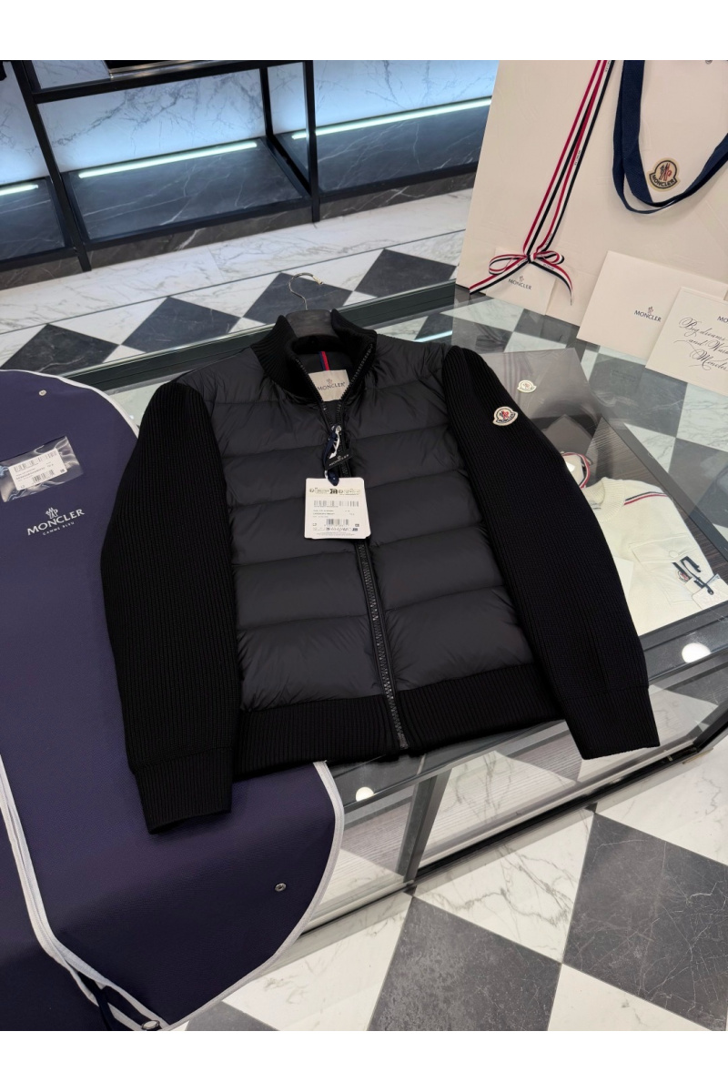 Moncler Куртка с вязаными рукавами чёрного цвета 