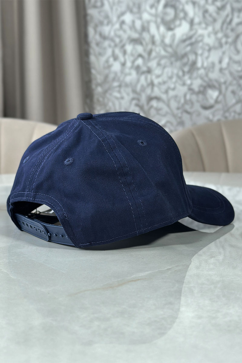 Emporio Armani EA7 Бейсболка синего цвета embroidered-logo