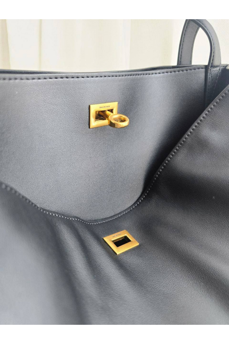 Balenciaga Кожаная сумка 37x34 см