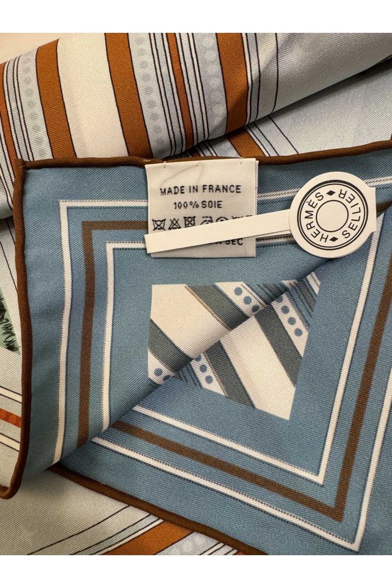 Hermes Платок Couvertures et Tenues de Jour premium 86x87 см