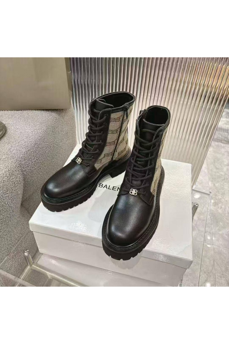 Balenciaga Женские кожаные ботинки чёрного цвета