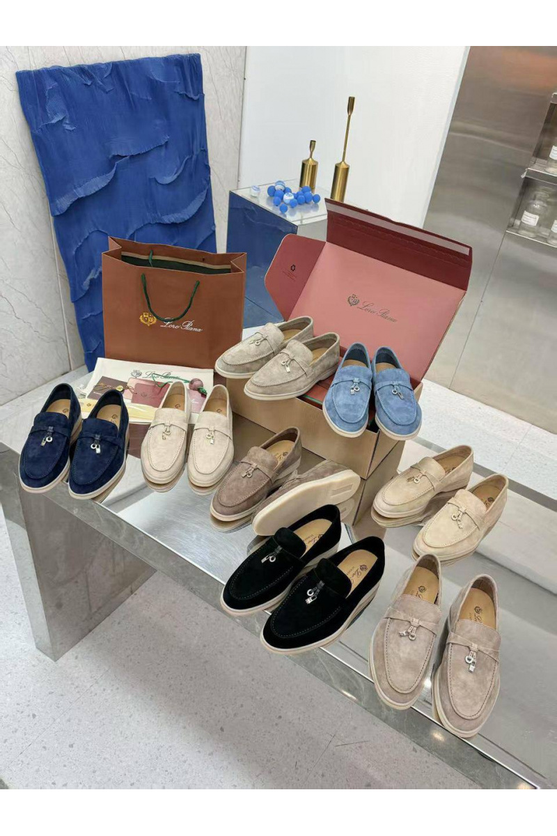 Loro Piana Женские замшевые лоферы Summer Charms Walk premium