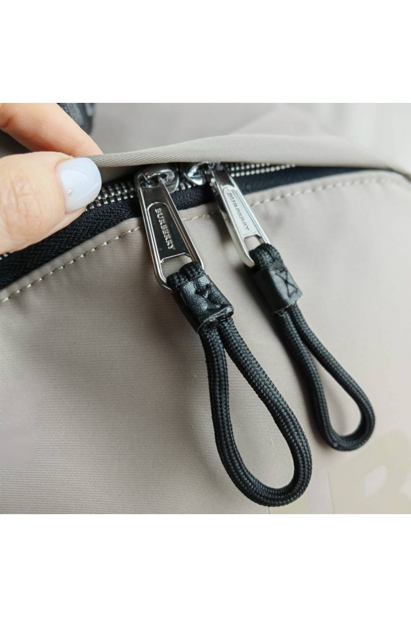 Burberry Нейлоновый рюкзак Horseferry logo 40x30 см