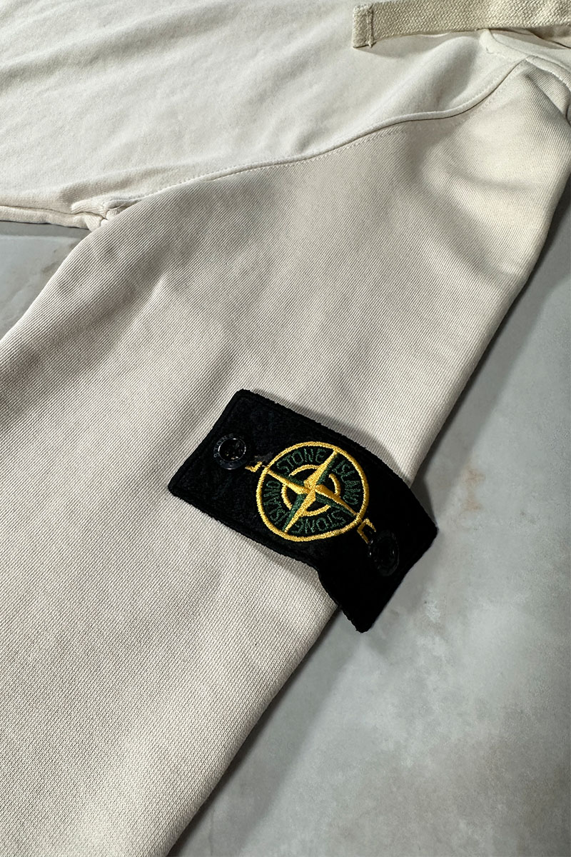 Stone Island Бежевая кофта на молнии compass-patch