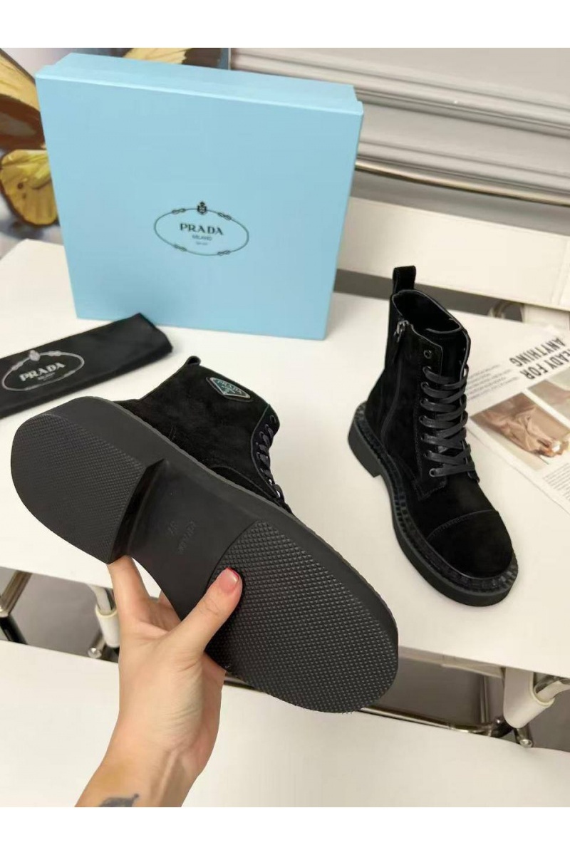 Prada Женские замшевые ботинки 