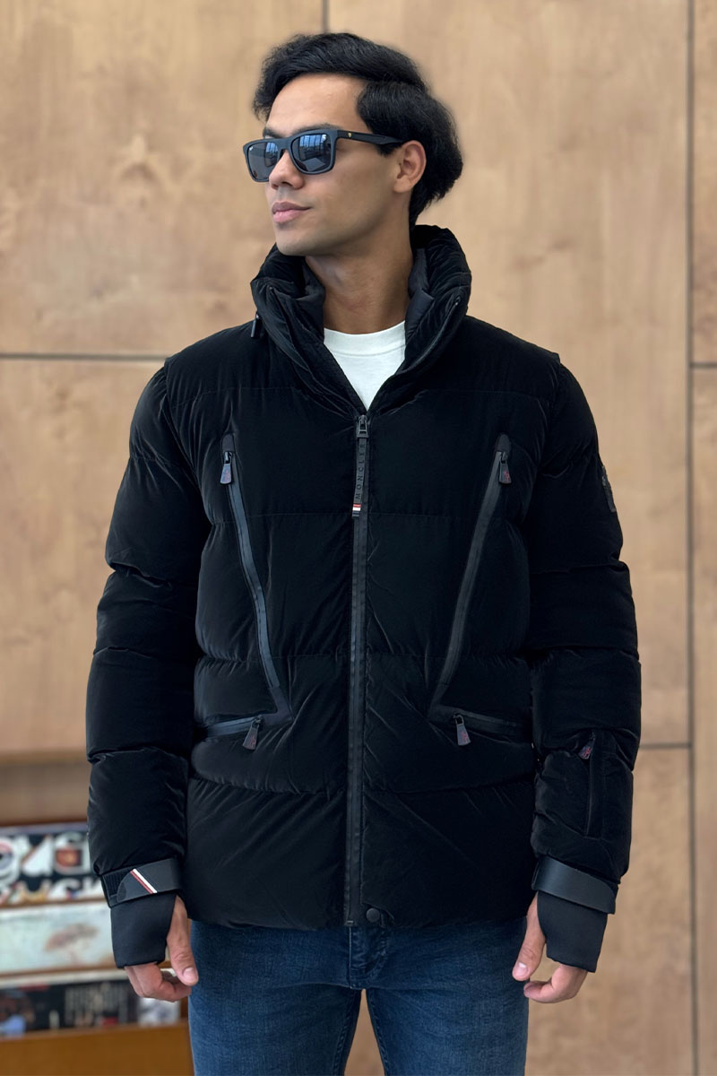 Moncler Мужская утеплённая куртка чёрного цвета