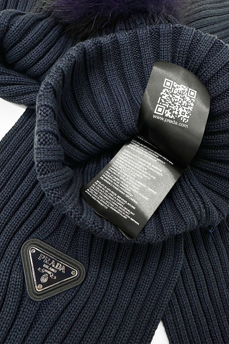 Prada Комплект из шапки и шарфа тёмно-синего цвета