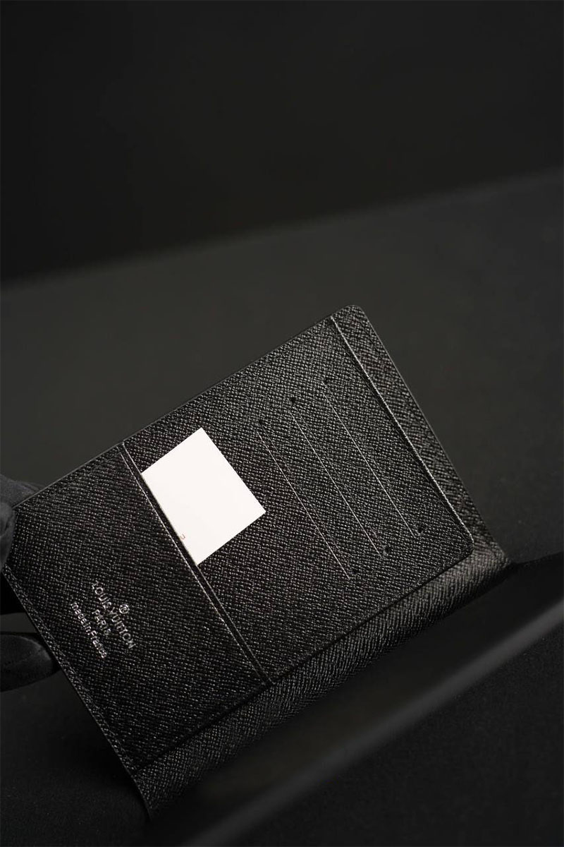 Lоuis Vuittоn Кожаная обложка на паспорт Damier Graphite 10х14 см