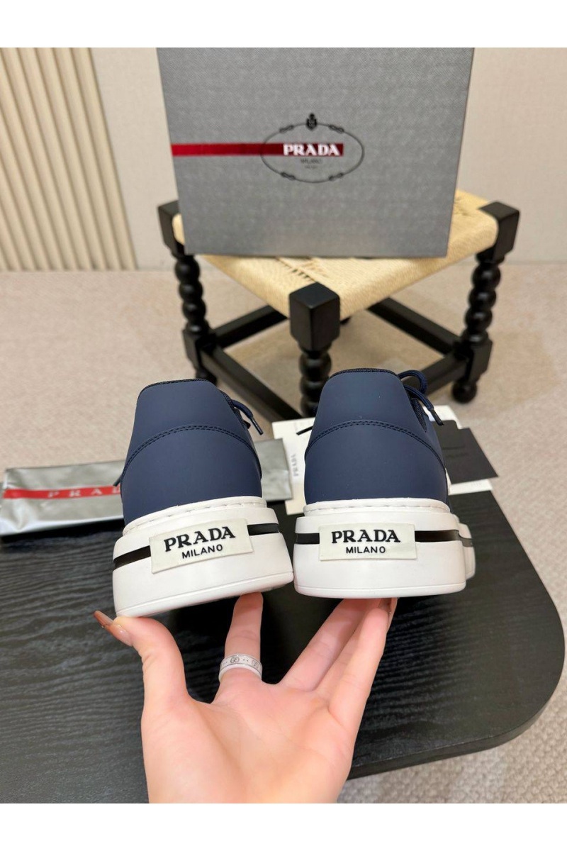 Prada Комбинированные кроссовки logo-plaque