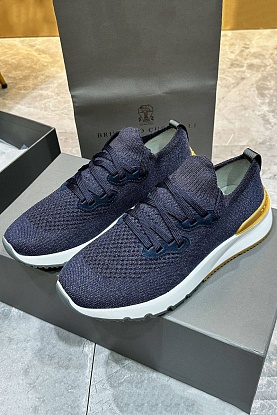 Текстильные кроссовки синего цвета