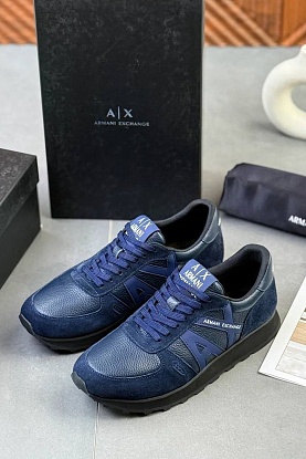 Кроссовки синего цвета