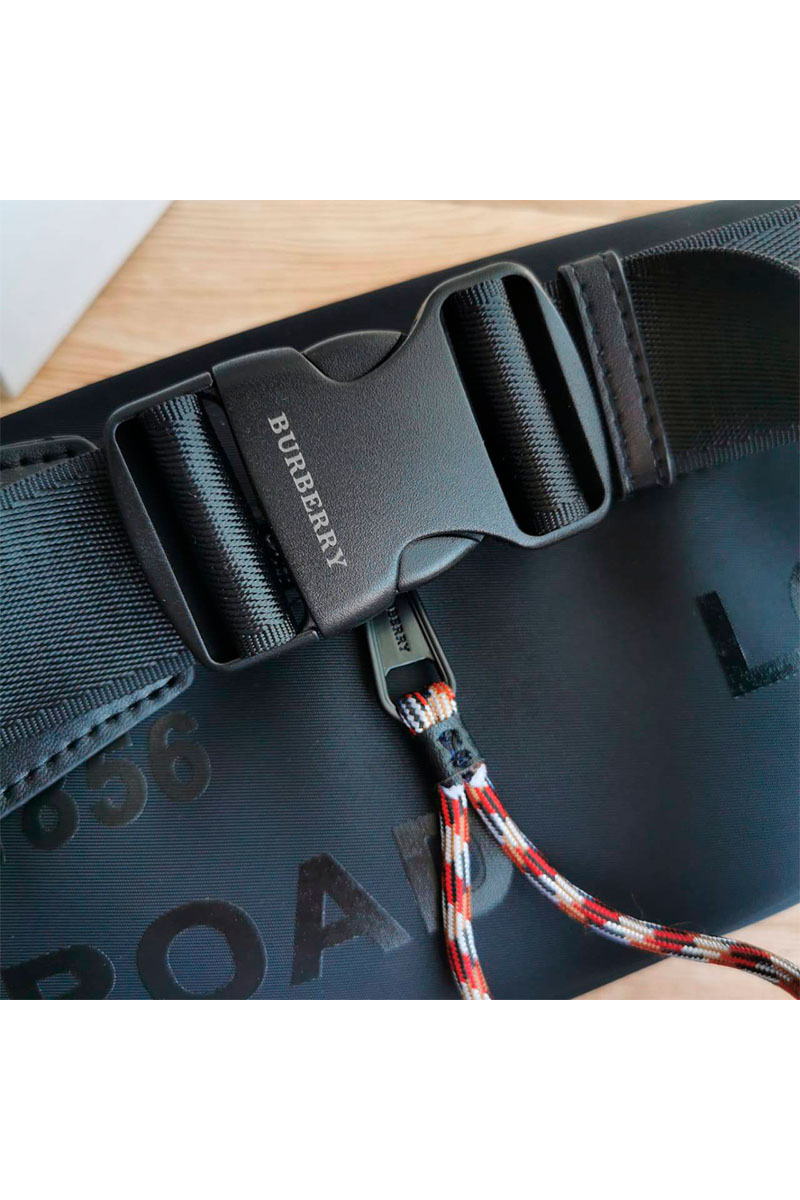 Burberry Текстильная сумка на пояс Sonny Bum Horseferry Print 28x14 см