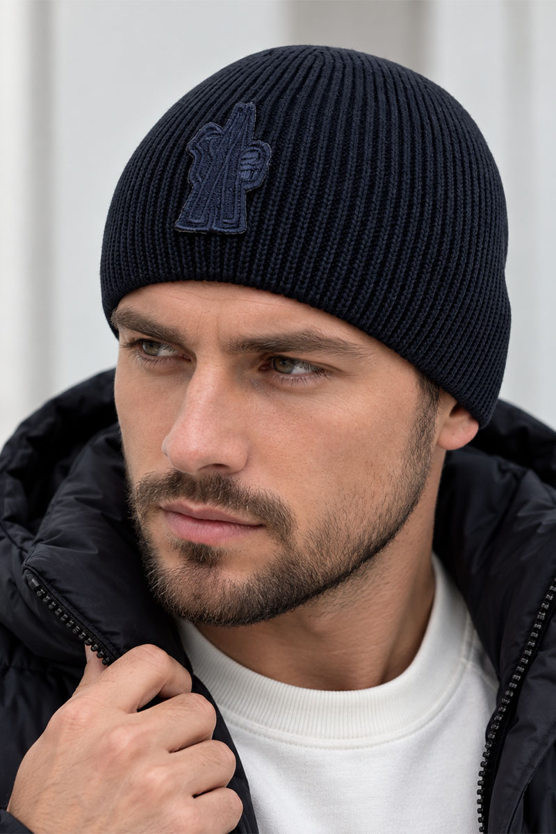 Moncler Мужская брендовая шапка тёмно-синего цвета
