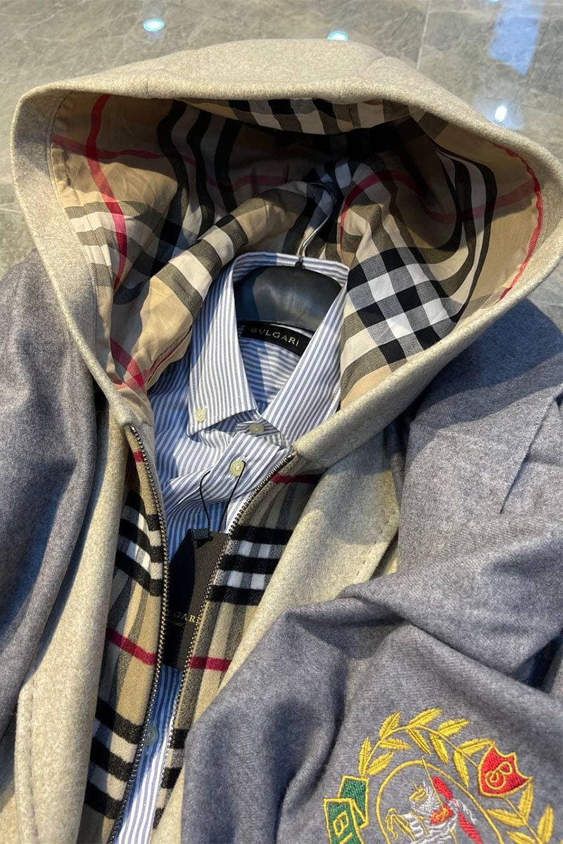 Burberry Бежевое мужское пальто London England logo-embroidered