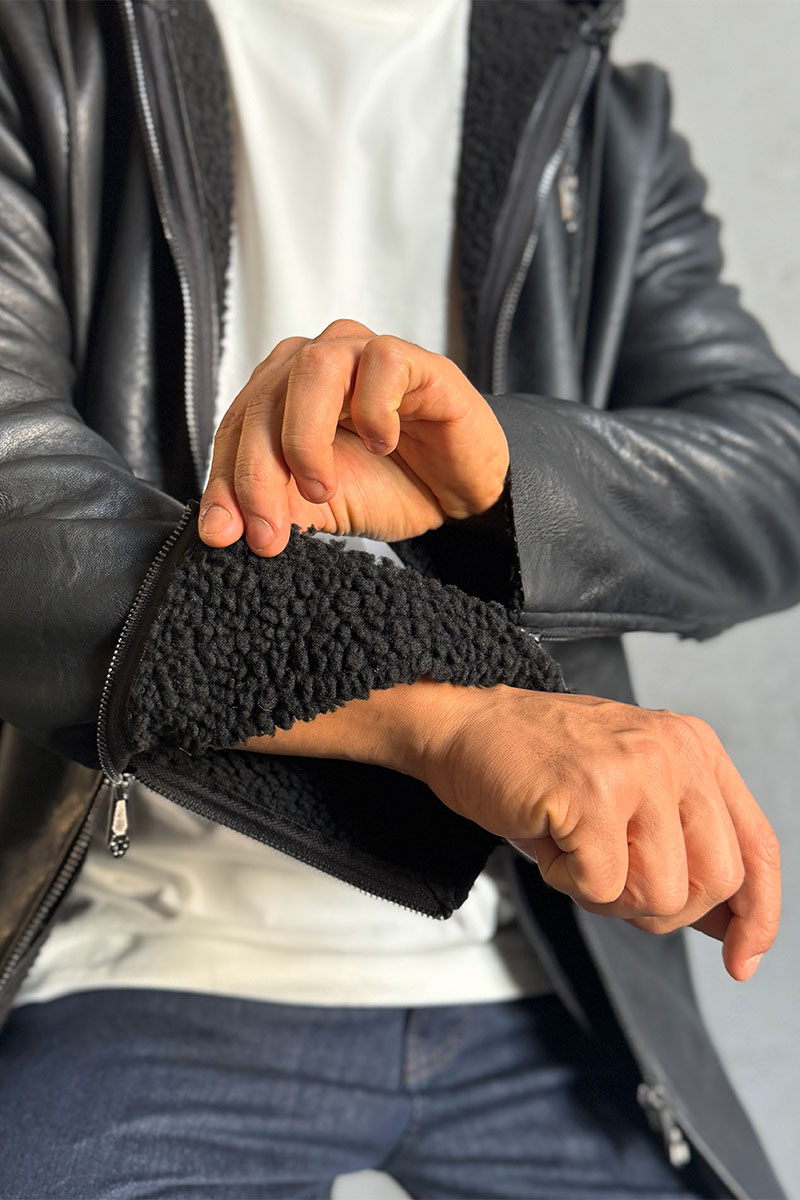 Philliр Рlеin Мужское утеплённое пальто чёрного цвета 