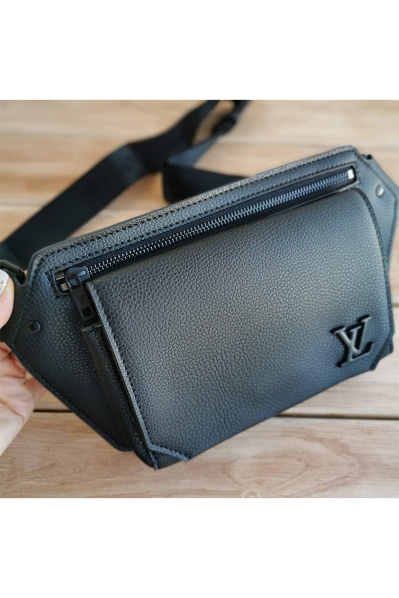 Lоuis Vuittоn Кожаная сумка на пояс Aerogram 27x17 см