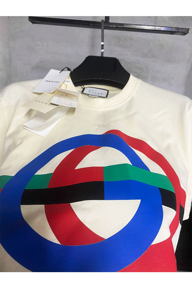 Gucci Мужская футболка бежевого цвета GG print