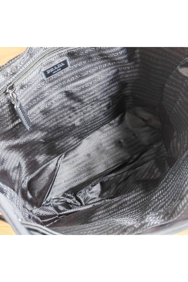 Prada Чёрный нейлоновый рюкзак 29x29 см