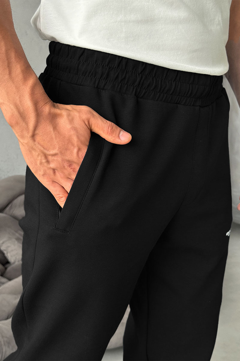 Emporio Armani EA7 Спортивные штаны чёрного цвета