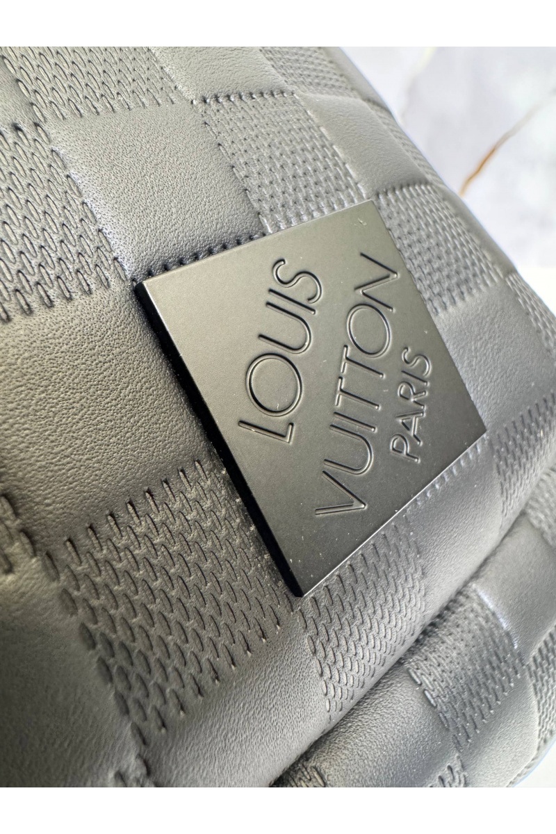 Lоuis Vuittоn Кожаный рюкзак Damier Infini premium 40x31x15 см