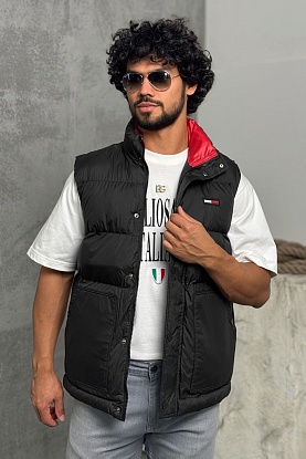 Мужской чёрный жилет 