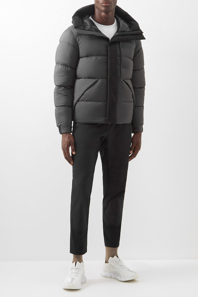 Moncler Утеплённая куртка Madeira серого цвета