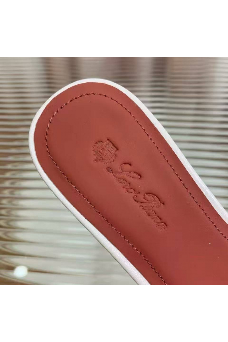 Loro Piana Женские кожаные шлёпанцы 