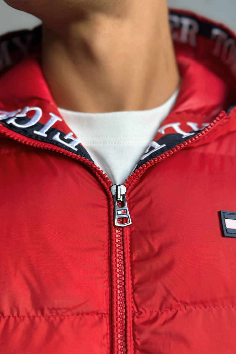 Tommy Hilfiger Мужской жилет красного цвета 
