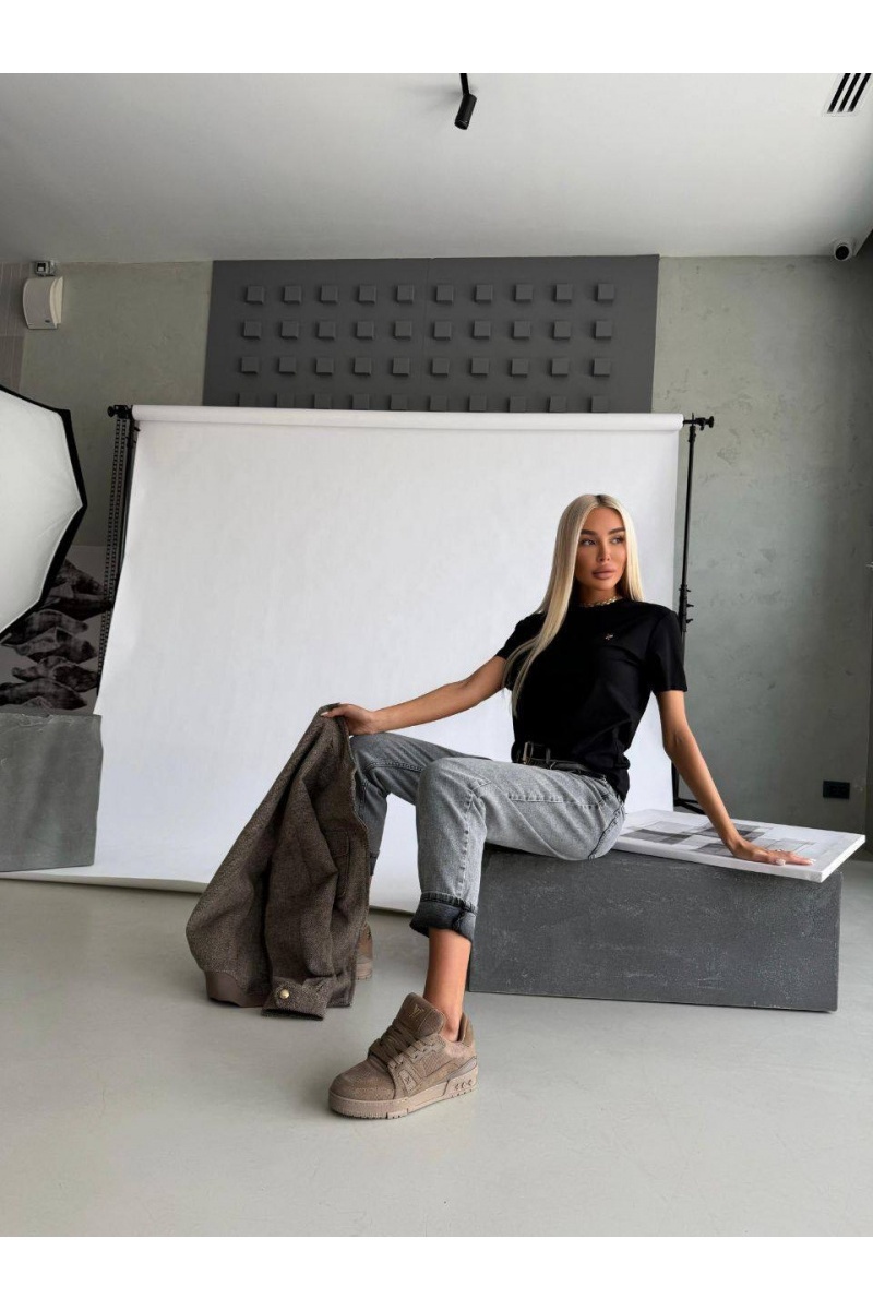 Designer Clothing Женская базовая футболка Ami чёрного цвета premium
