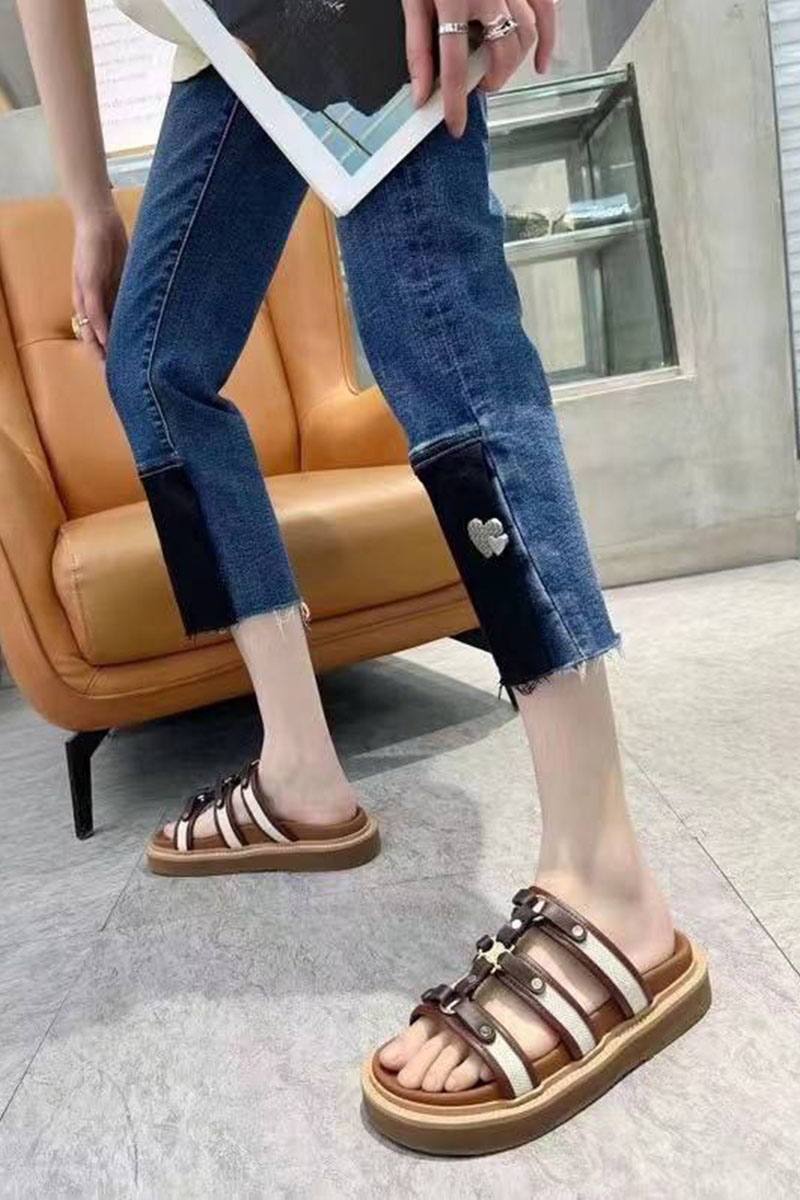 Celine Женские кожаные шлёпанцы 