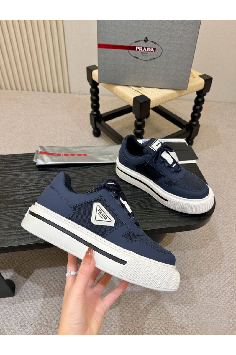 Prada Комбинированные кроссовки logo-plaque