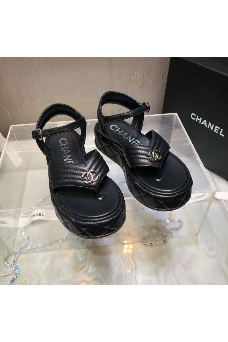 Chаnеl Женские кожаные сандалии чёрного цвета 