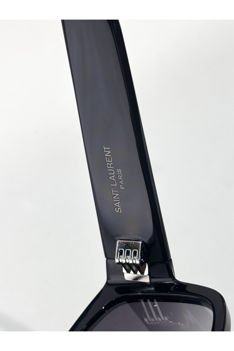 Yves Saint Laurent Солнцезащитные очки 