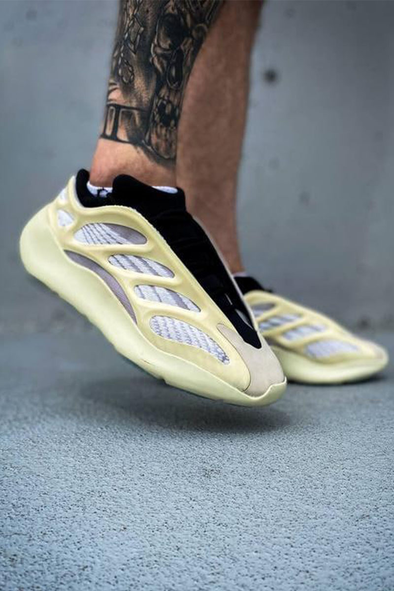 Adidas Кроссовки Yeezy Boost 700 V3 "Azael"