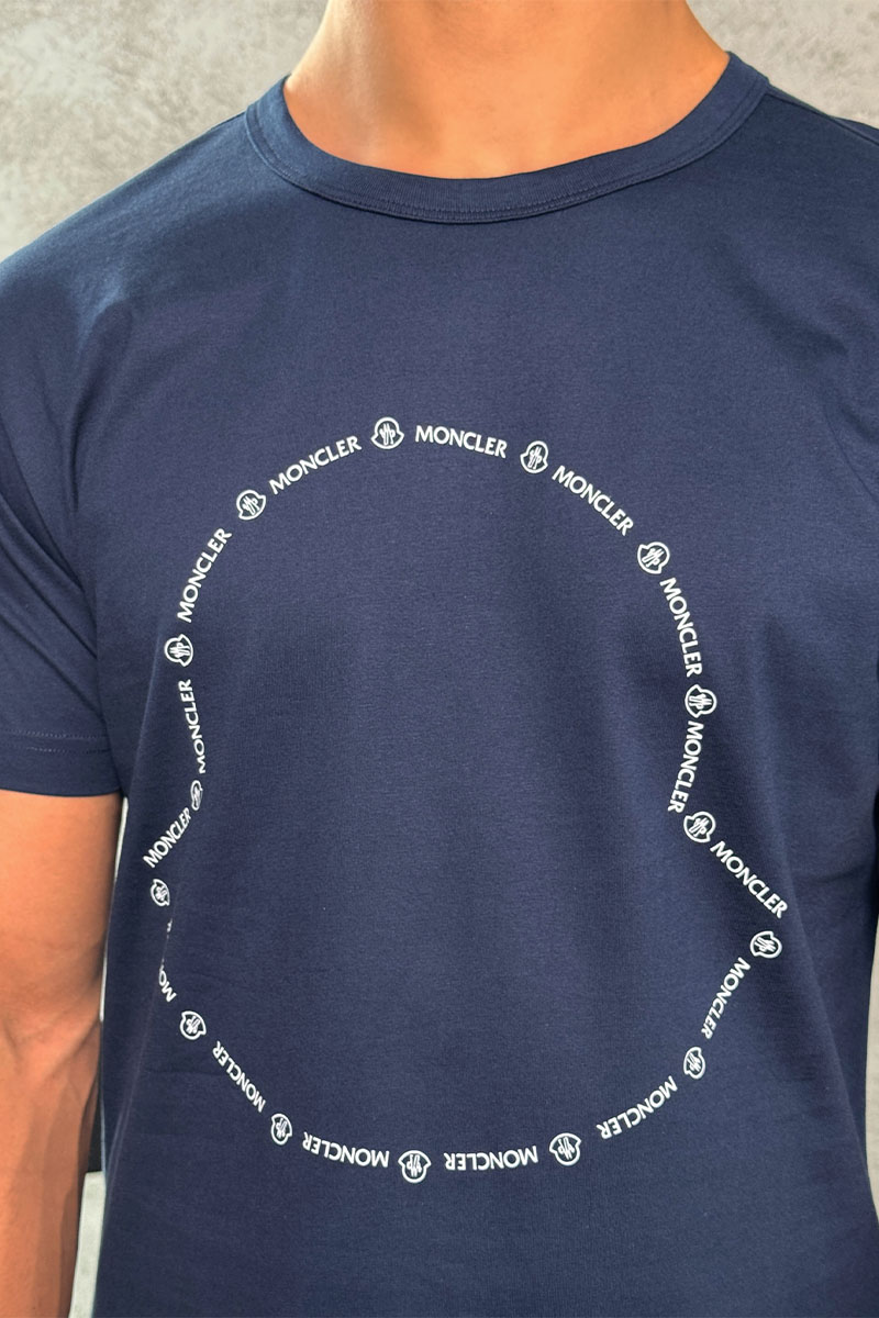Moncler Тёмно-синяя брендовая футболка Logo Outline