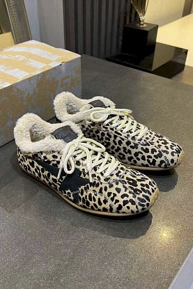 Женские замшевые кроссовки с мехом Golden Goose Super-Star premium