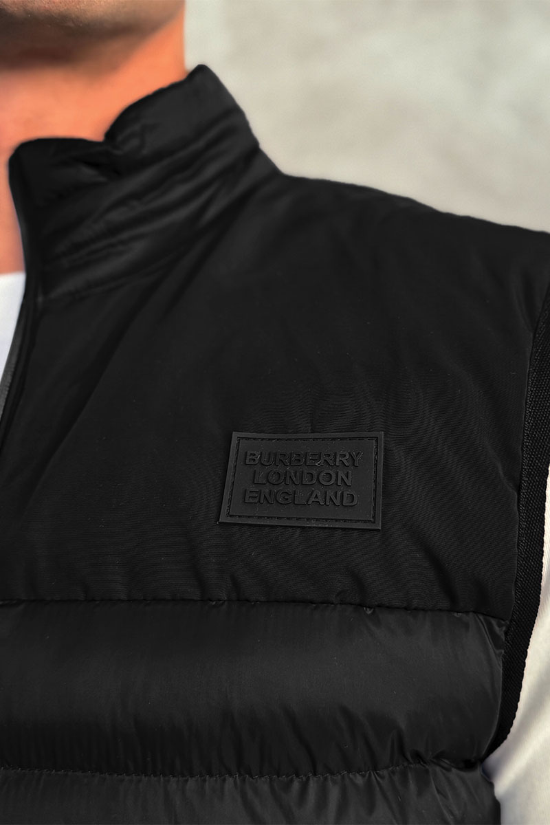 Burberry Чёрный пуховой жилет London England logo-patch