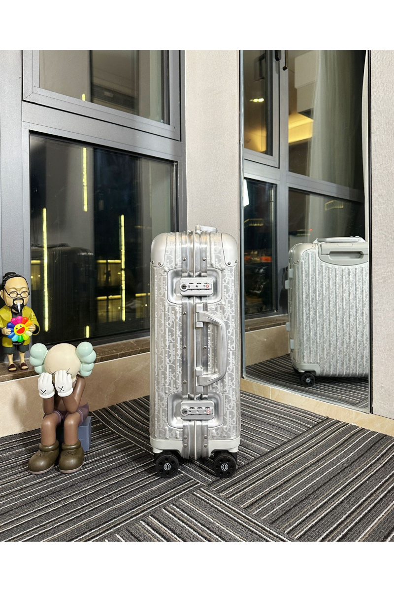 Rimowa Чемодан Aluminum S Premium 53x37x22 см