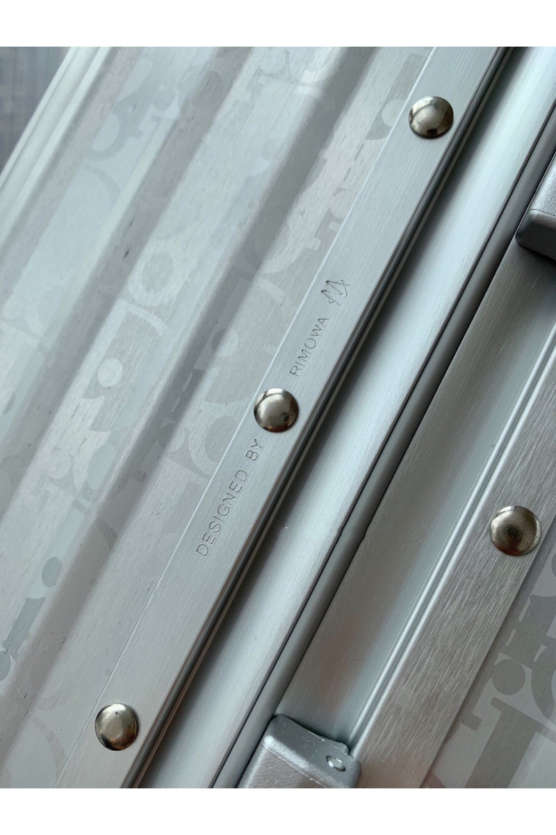 Rimowa Чемодан Aluminum M Premium 67x42x27 см