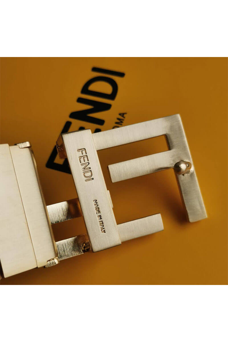 Fendi Кожаный ремень чёрного цвета (длина 90 / 95 см)