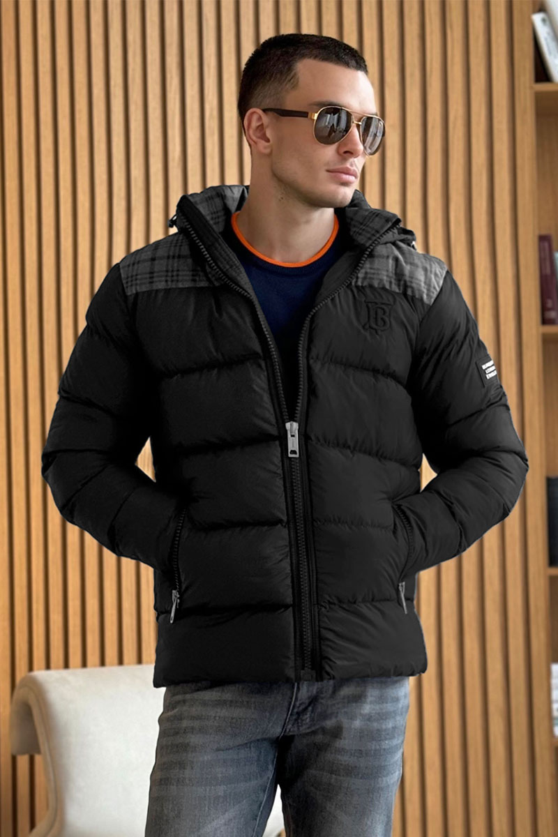 Burberry Куртка чёрного цвета TB logo 