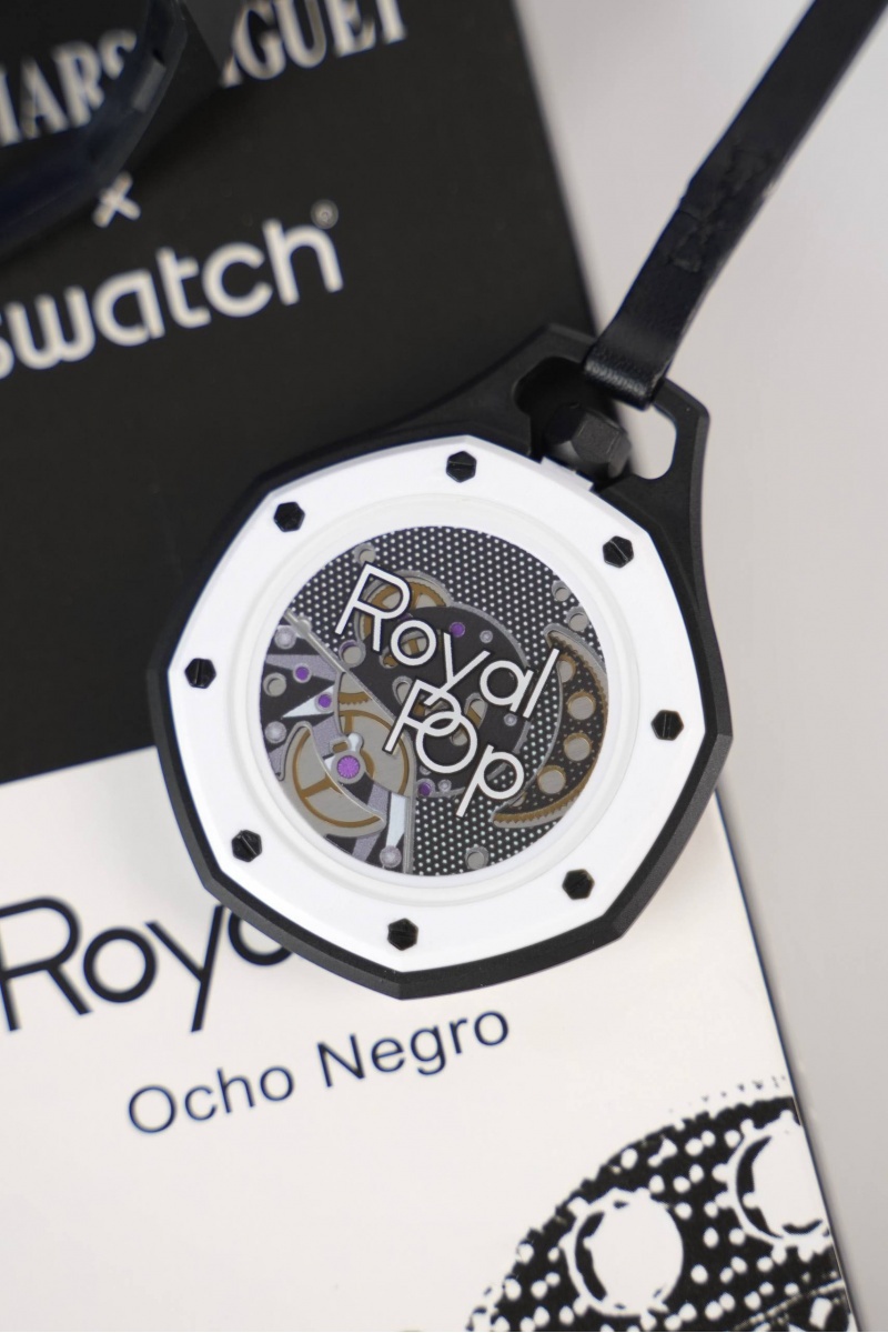 Designer Clothing Часы Audemars Piguet x Swatch "Royal Pop" Ocho Negro premium