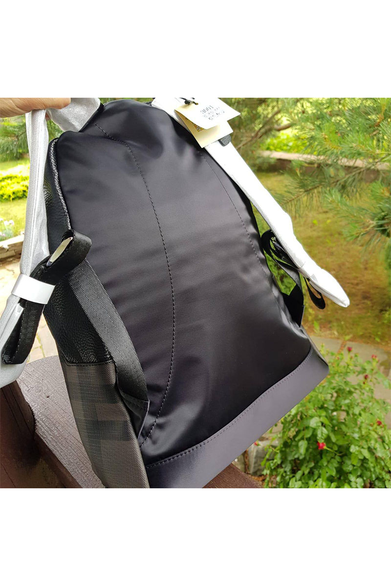 Burberry Кожаный чёрный рюкзак 40x30 см