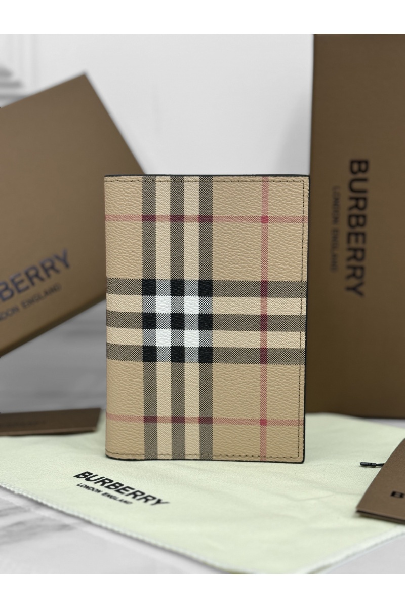 Burberry Кожаная обложка для паспорта Check Premium 14x10x2 см