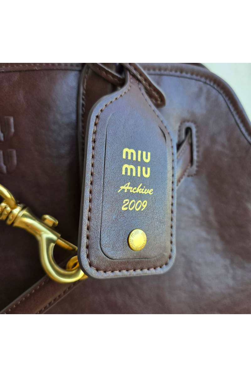 MIU MIU Женская кожаная сумка Aventure nappa 42x29 см - Brown