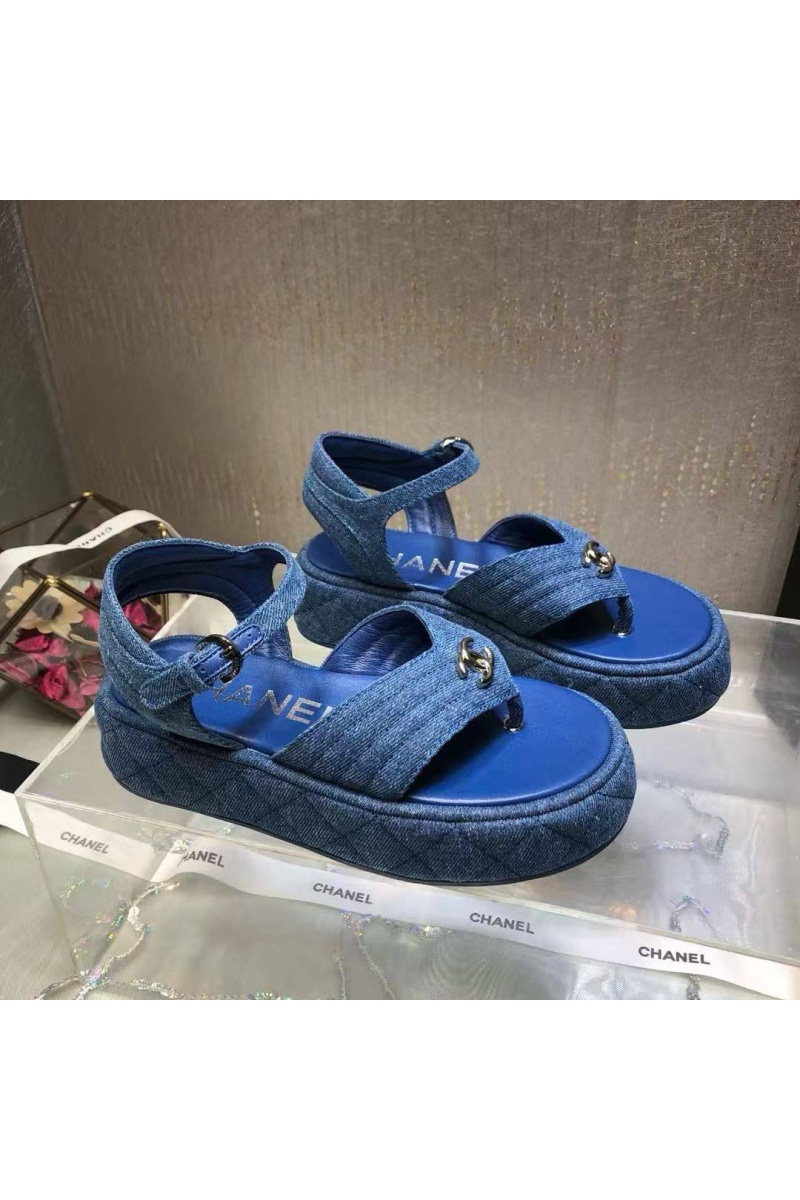 Chаnеl Женские замшевые сандалии синего цвета 