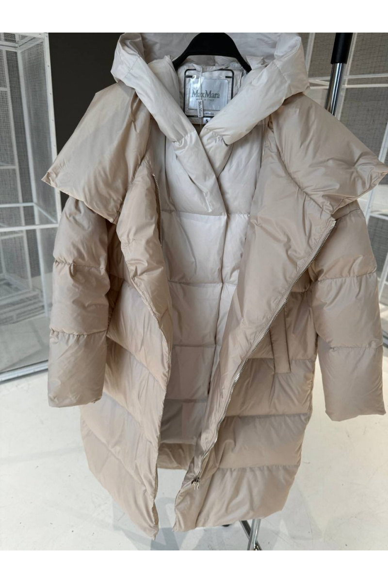Max Mara Женский бежевый пуховик Max Mara