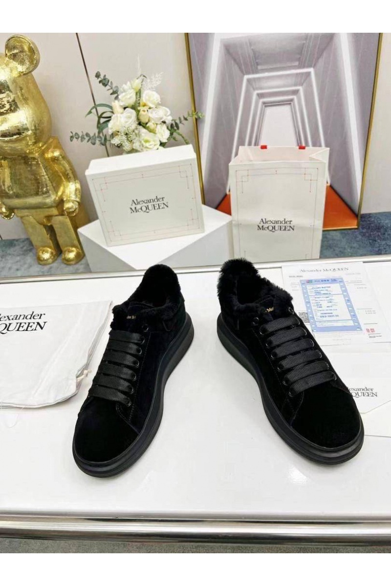 Alexander McQueen Замшевые кроссовки с мехом 