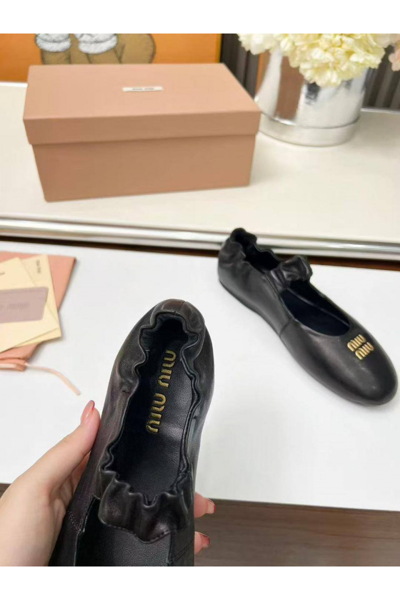 MIU MIU Женские кожаные балетки с круглым мысом 
